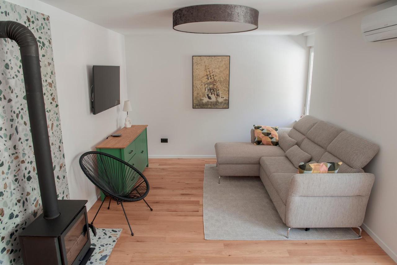 Apartment Vito Omis Exterior photo